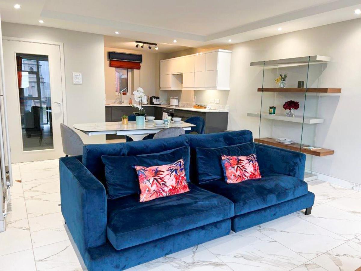 Modern Luxurious Apartment W/ Patio Balcony & View Jordanstown Exteriör bild
