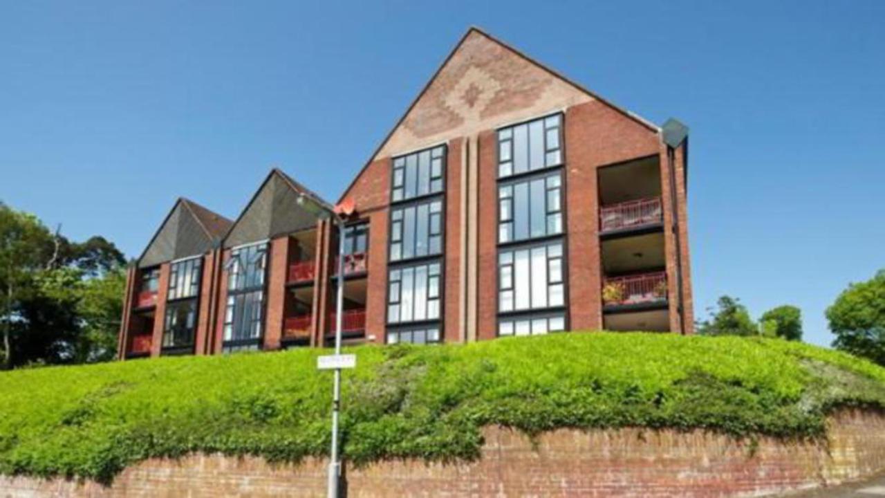 Modern Luxurious Apartment W/ Patio Balcony & View Jordanstown Exteriör bild